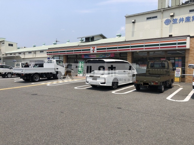 コンビニ　セブンイレブン八尾南木の本1丁目店（コンビニ）まで404m