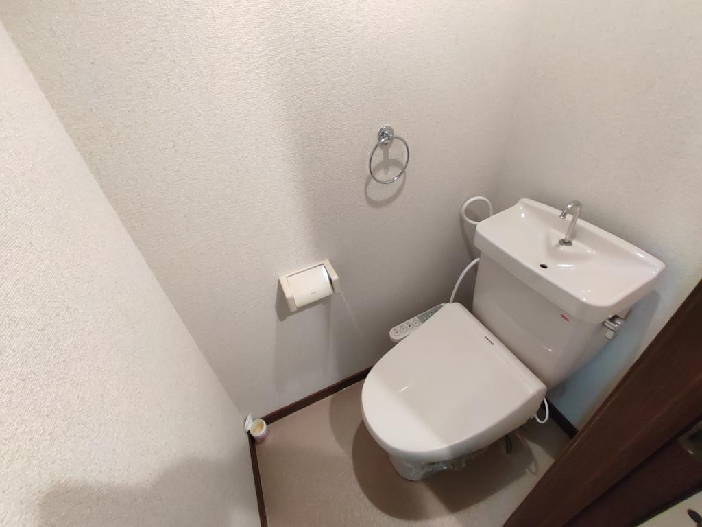 トイレ　温水洗浄便座