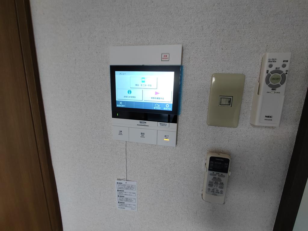 セキュリティ　モニター付きインターホン