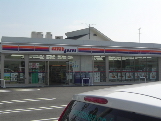 コンビニ　ファミリーマート津久居中町店（コンビニ）まで463m