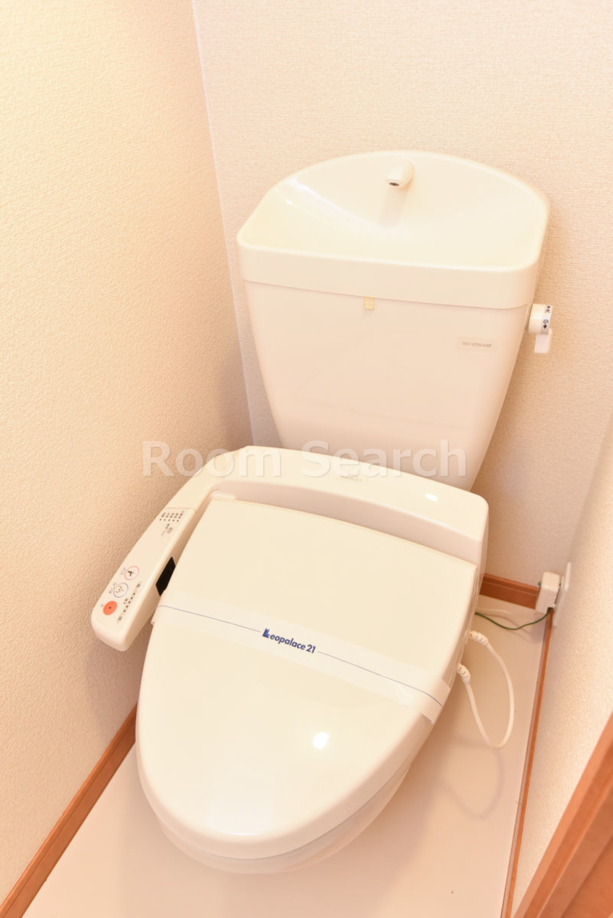 トイレ　温水洗浄便座