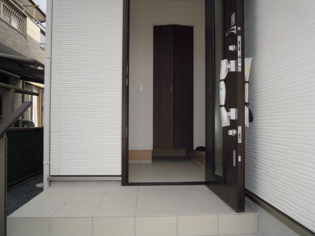 夏見3丁目戸建ての玄関写真