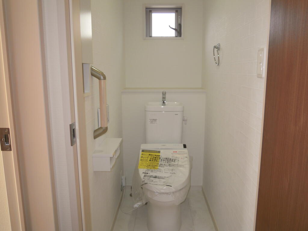 夏見3丁目戸建てのトイレ写真