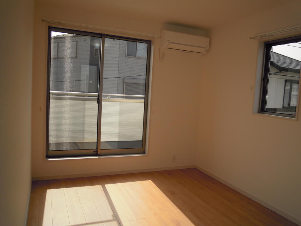 夏見3丁目戸建ての内装写真