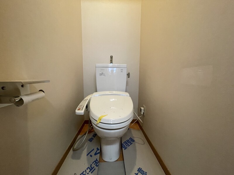 トイレ　温水洗浄便座付き