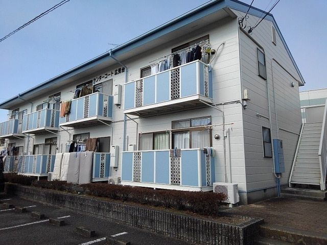 富士市石坂のアパートの建物外観