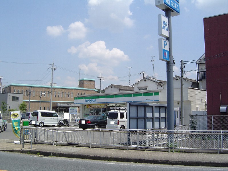 【城陽市寺田のマンションのコンビニ】