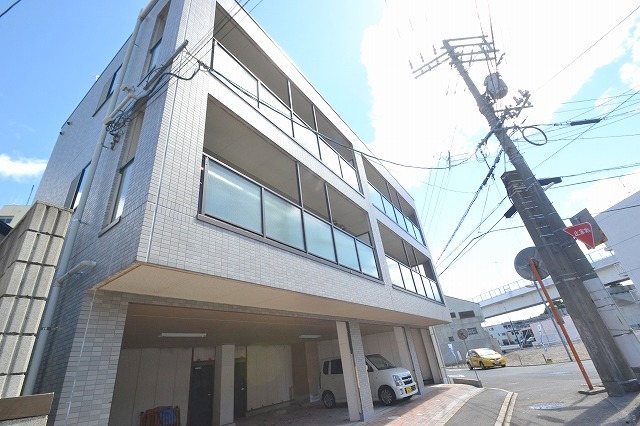 広島市中区江波西のマンションの建物外観