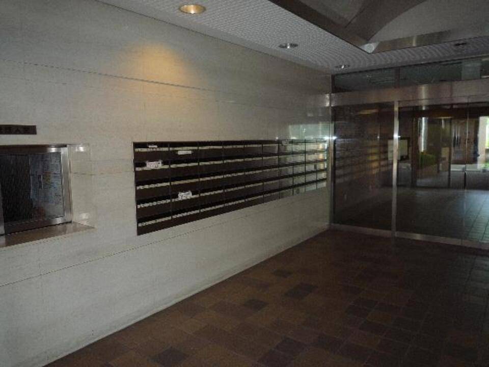 エントランス　メールBOX