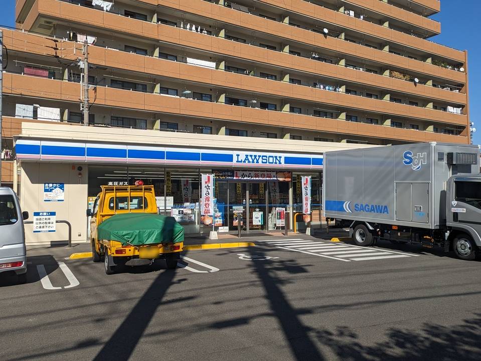 コンビニ　ローソン松山市民病院前店（コンビニ）まで254m