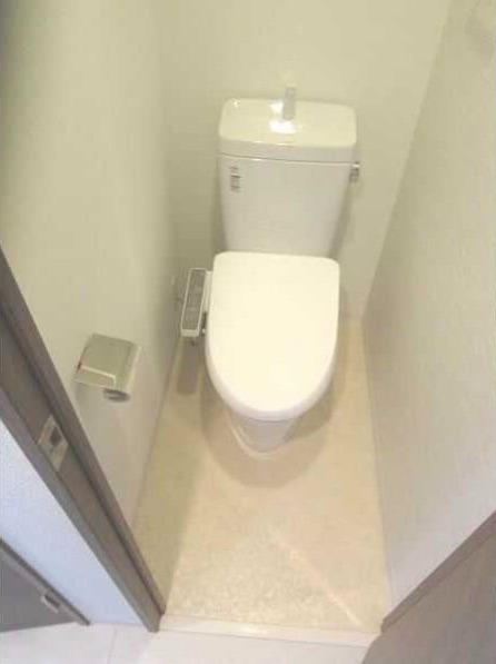 ＪＲ大阪環状線 福島駅 徒歩11分 11階建 築10年のトイレ写真
