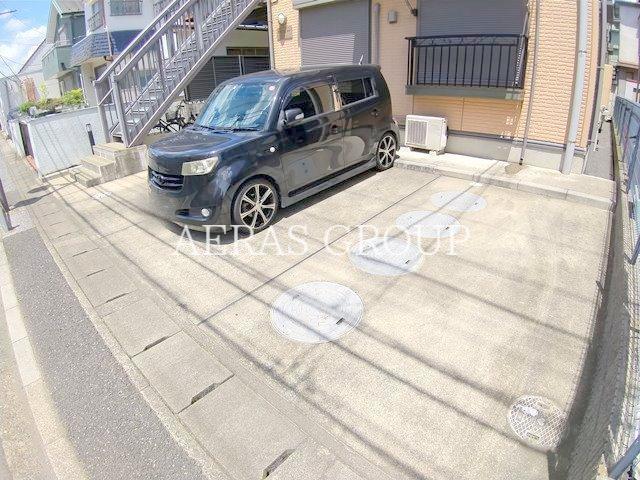 【エクセル曽谷の駐車場】