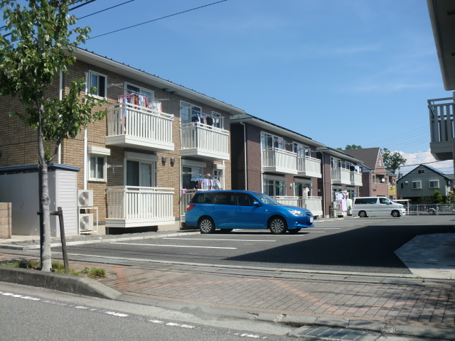 【南アルプス市小笠原のアパートの建物外観】