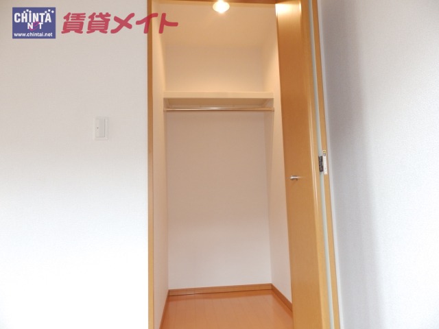 【鈴鹿市稲生塩屋のマンションの収納】