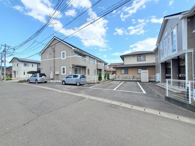 【柴田郡柴田町槻木駅西のアパートの駐車場】