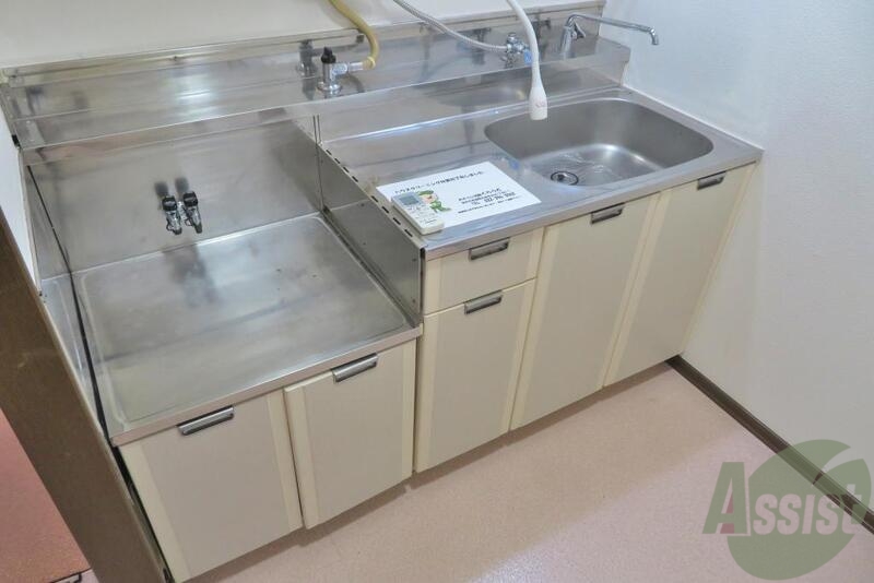 キッチン　キッチンにはガスコンロを設置して使いましょう。