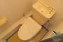 トイレ　トイレには、温水洗浄便座機能がついています。