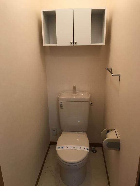 トイレ　収納庫付トイレ