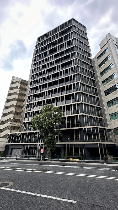 【ZOOM新宿御苑前の建物外観】