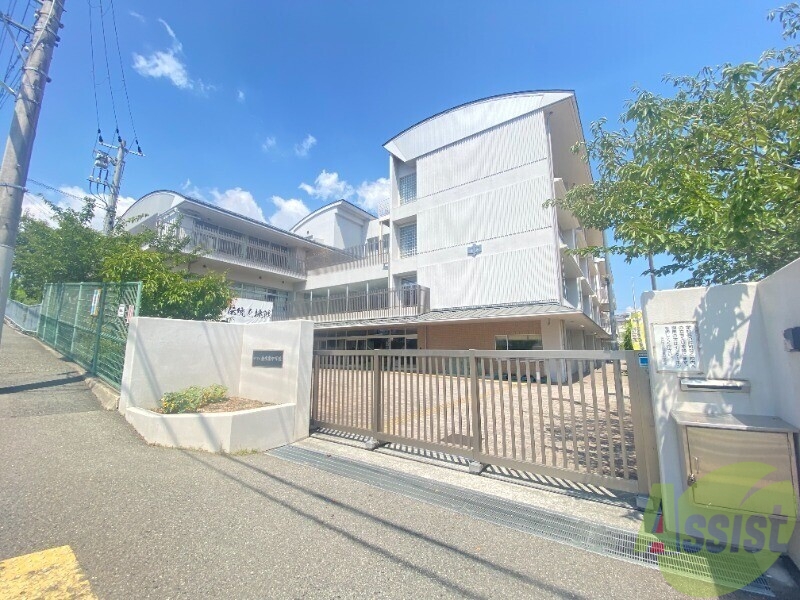 【神戸市垂水区塩屋町のマンションの中学校】