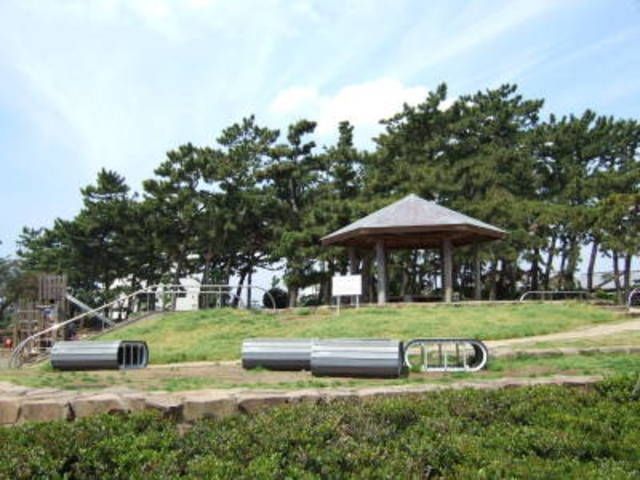 【茅ヶ崎市中海岸のマンションの公園】