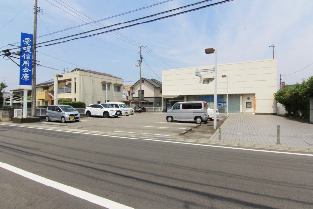 銀行　愛媛信用金庫　横河原支店（銀行）まで1600m