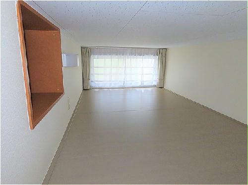 収納　ロフトにはカーテンや電気、コンセントもあります