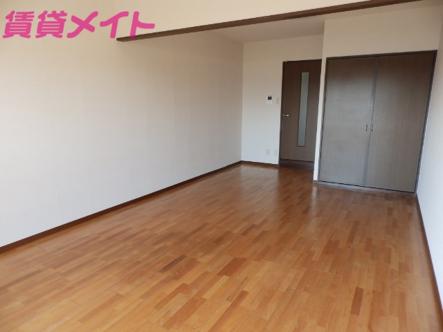 居室・リビング　同棟別部屋の写真です