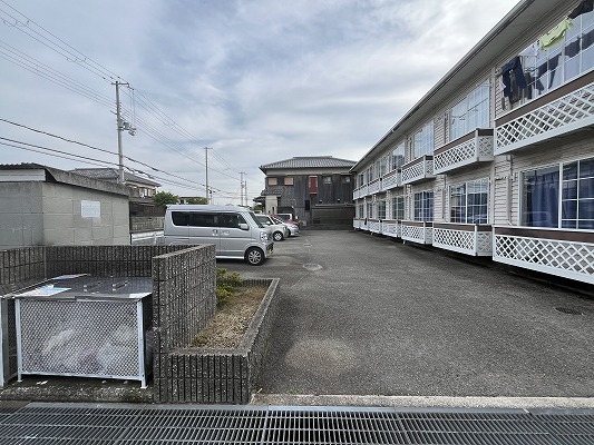 駐車場　駐車場