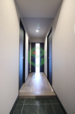 玄関　※別号室の写真です