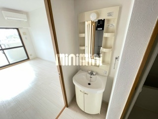 洗面設備　独立洗面台あります