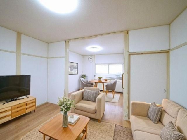 居室・リビング　CGで家具等を配置したもので家具等は含まれません