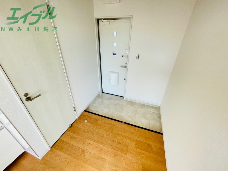 玄関　別部屋参考写真です