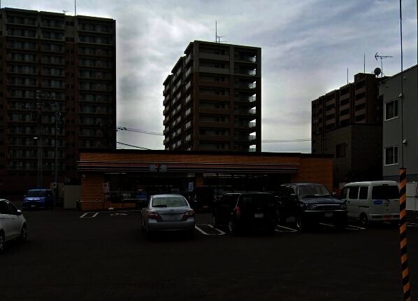 コンビニ　セブンイレブン札幌平岸1条環状通店（コンビニ）まで496m