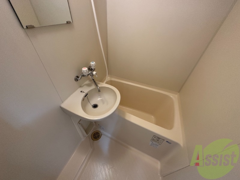 バス・シャワールーム　お風呂は日々の疲れをリフレッシュできる広さがありますね。