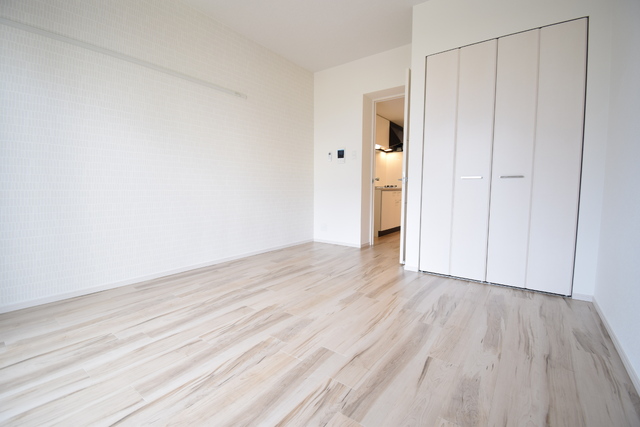 居室・リビング　８．２帖の洋室です★