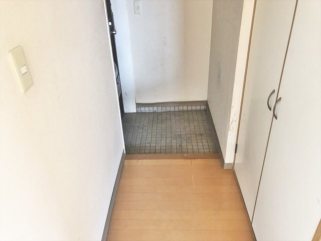 玄関　ハートイン堀越 ＊リフォーム前