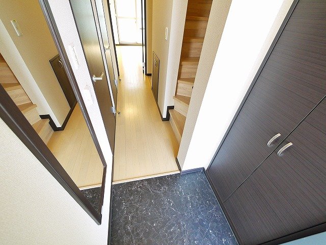 玄関　シンプルで使いやすい玄関です