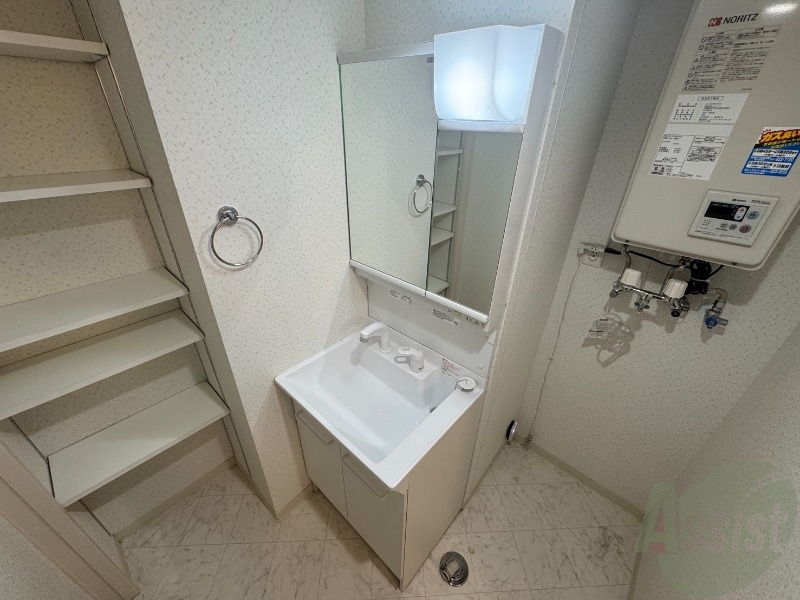 洗面設備　こちらに洗面台があります。朝の洗顔はこちらで。