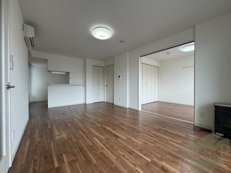 居室・リビング　広くてキレイなお部屋が広がっていて、充実した生活が送れそう。