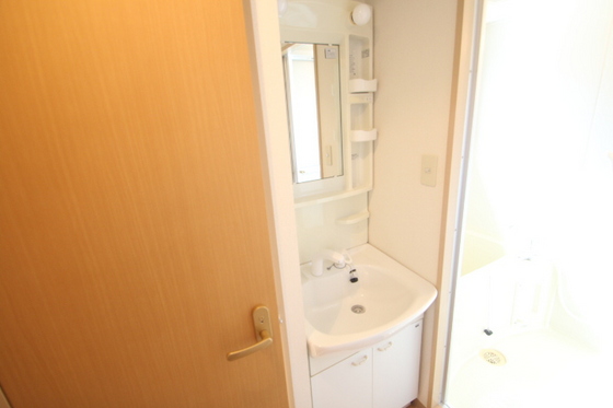 洗面設備　※別の部屋の写真です。