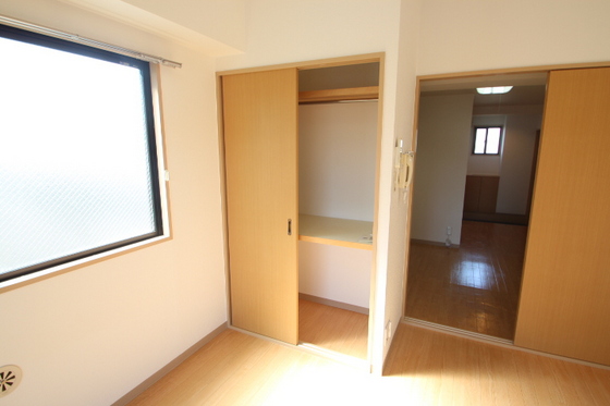 収納　※別の部屋の写真です。