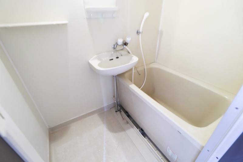 バス・シャワールーム　図面と現状に相違がある場合には現状を優先