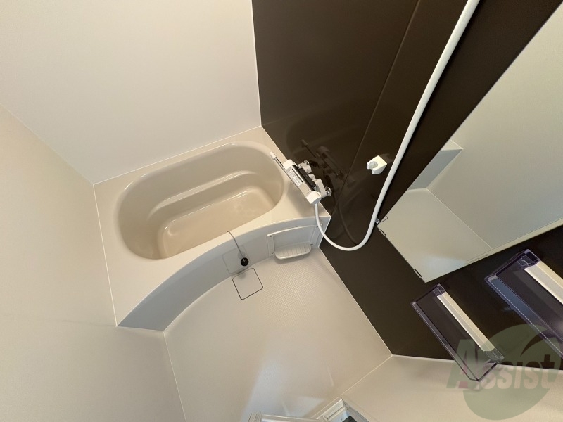 バス・シャワールーム　お風呂になります。一日の疲れを癒してくださいね。