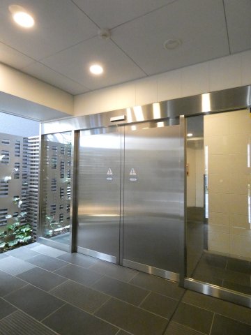 エントランス　エントランス