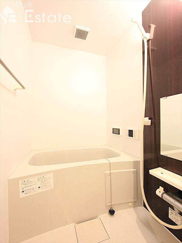 バス・シャワールーム　バスルーム