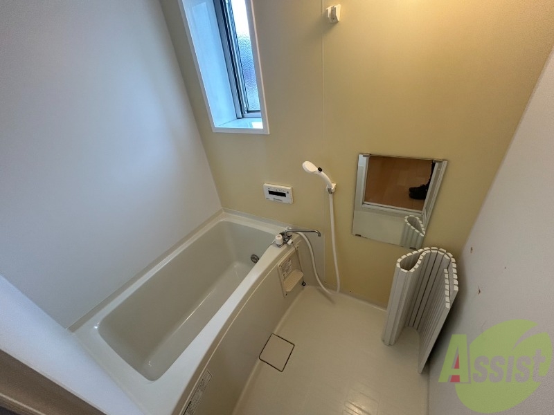 バス・シャワールーム　こちらはお風呂です。デザインがオシャレでいいですね。