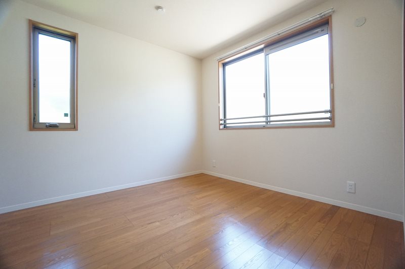 その他部屋・スペース　お子様の遊び場やお昼寝など多目的に使える洋室のお部屋