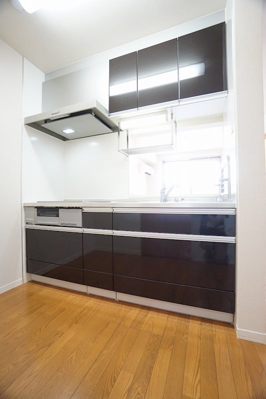 キッチン　お手入れがラクチンなIHコンロで料理の時間をもっと楽しく。