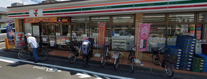 コンビニ　セブンイレブン（コンビニ）まで350m